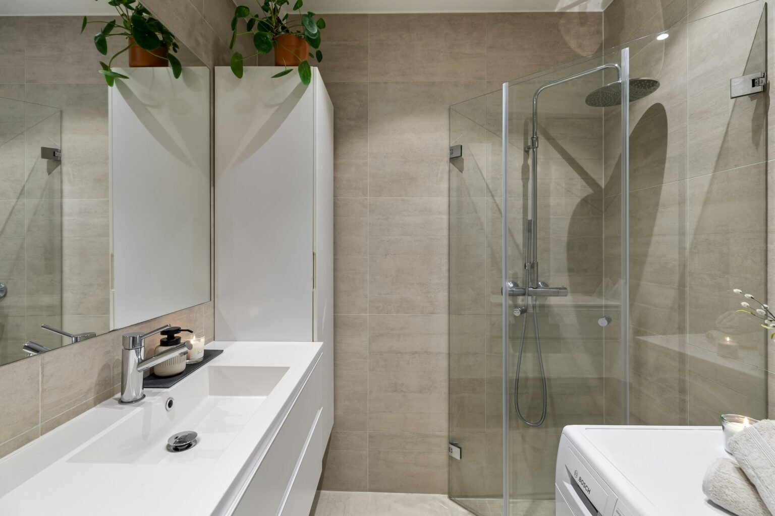 bathroom, cleaned and sanitized